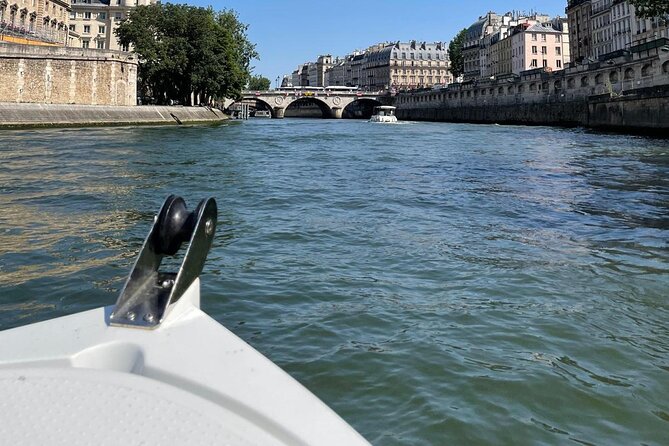 Unforgettable Private Boat Ride on the Seine - The Sum Up