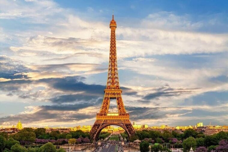Unforgettable Private Tour of Paris From Le Havre & Honfleur - Comfortable and Accessible Transportation
