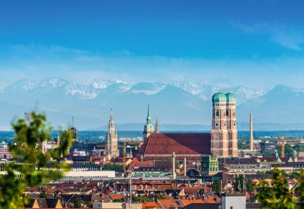 Unique Landmarks of Munich – Family Walking Tour - Iconic Frauenkirche and Karlsplatz