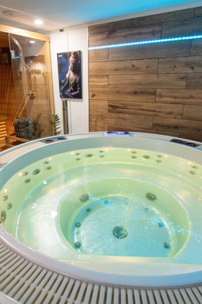 Unique Private Spa With Jacuzzi and Sauna in Prague - Booking Process