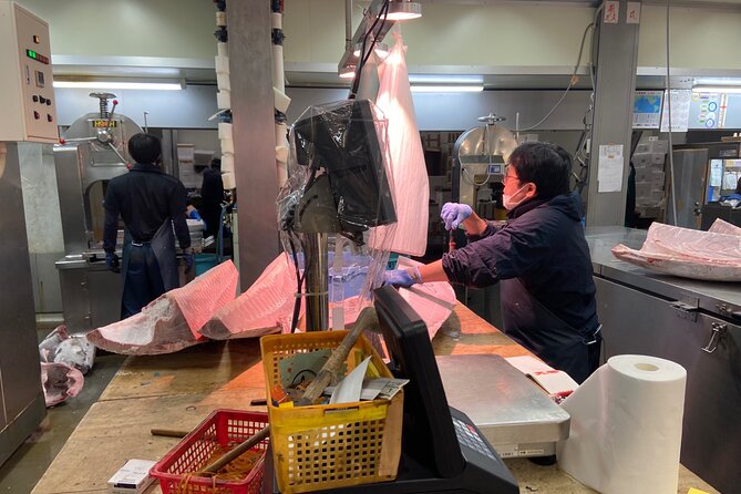 Unique Toyosu Fish Market Tour and Sushi Making Experience - Booking Information and Tips