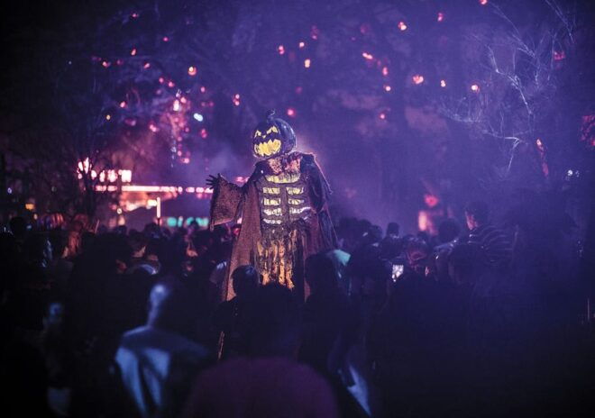 Universal Orlando Resort: Halloween Horror Nights - Live Entertainment