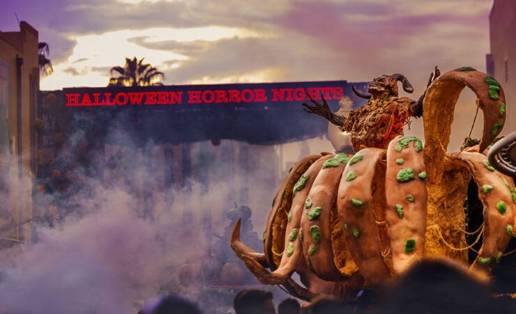 Universal Orlando Resort: Halloween Horror Nights - Haunted Houses and Scare Zones