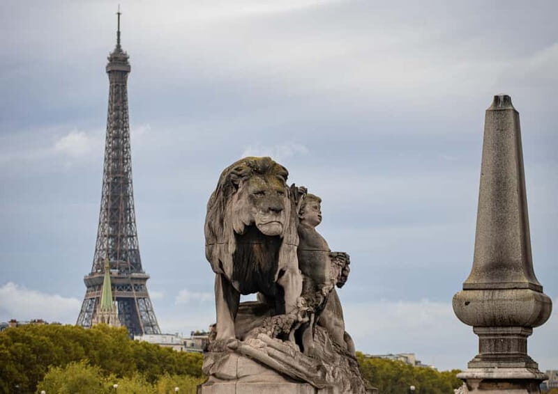 Unknown Paris: Walking Tour with an Expert Guide - Good To Know