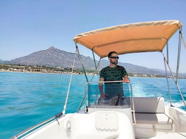 Unlicensed Boat in Puerto Banús - Additional Information and Amenities