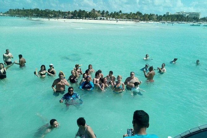 Unlimited Catamaran Isla Mujeres with Transportation from Cancun - An In-Depth Look at the Tour Experience