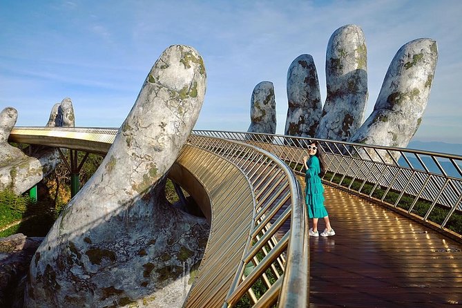 Unlock Magic Golden Bridge & Hills: Local Guide, Smart Minivan - Meeting and Pickup Information