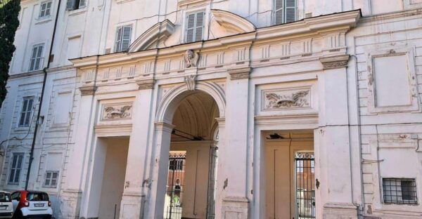 Unveil Trasteveres Secrets: In-App Audio Tour - Meeting Point