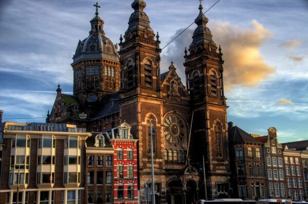 Unveiling the Secrets: The Evolution of Redlight District. - Warmoesstraats Social Dynamics