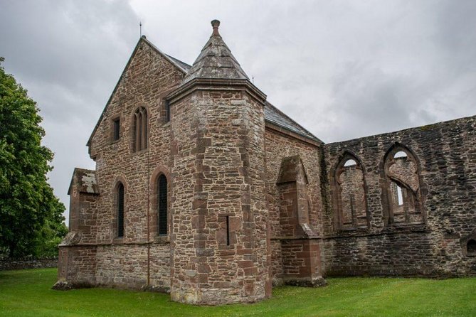 Urquhart Castle, Culloden, Loch Ness Centre, Gin, Outlander Sites - Indulging in Scottish Gin