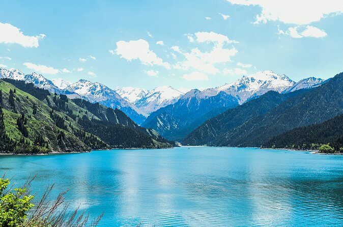 Urumqi Private Arrival Transfer: Railway Station to Hotel - Authentic Experiences and Insights from Reviewers