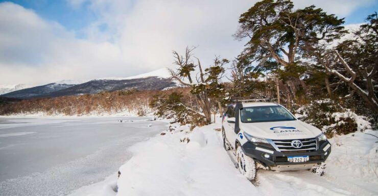 Ushuaia: Winter Off-Road 4x4 Lakes Tour With Lunch & Drinks - Bilingual Live Tour Guide & Pickup