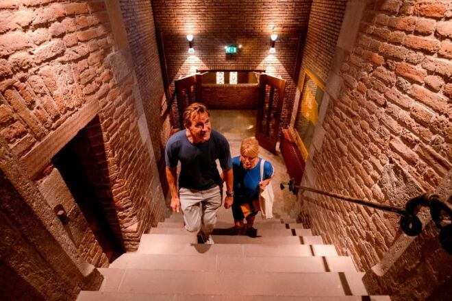 Utrecht: Domplein Highlights Tour - Climbing the Dom Tower