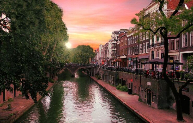 Utrecht: Guided Highlights Walking Tour - About the Utrecht Guided Highlights Walking Tour