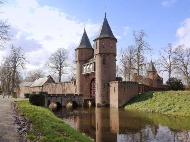 Utrecht Private Walking Tour - Highlights