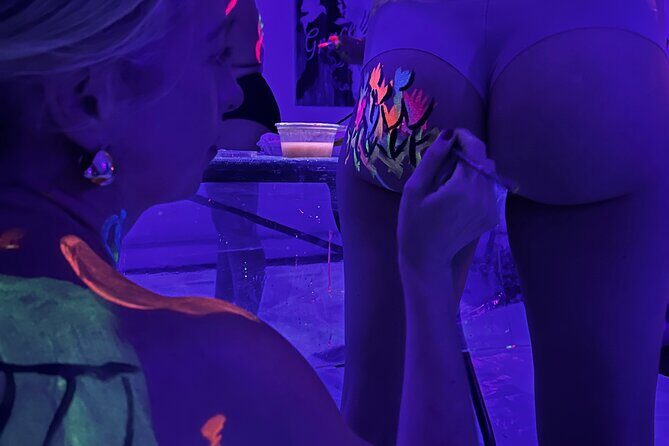 UV Body Painting Experience for Couples in Brooklyn - What Makes This Experience Special?