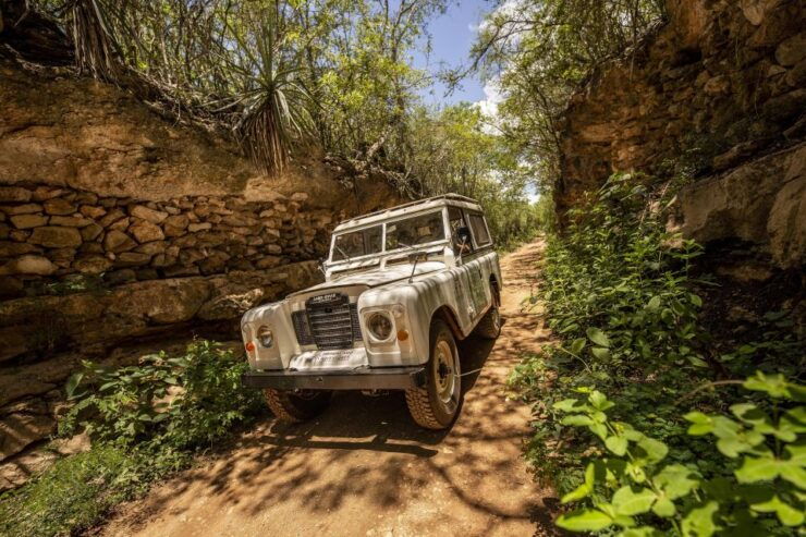 Uxmal: Vintage Land Rover Expedition to Uxmal Cenotes - Exciting Vintage Land Rover Expedition