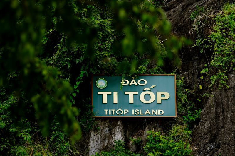 V-Dream Day Cruise: Ha Long Bay, Sung Sot, Ti Top - Who will get the most from this cruise?