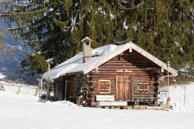 Val Thorens: a Cozy Evening in the Heart of an Alpine Refuge - Savoyard Trapper Dinner Experience