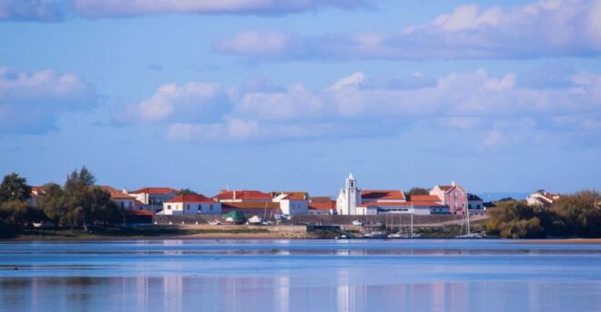 Valada: 1 Hour Boat Trip, Guided Tour - Meeting Point