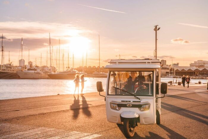 Valencia: 2-hour City Highlights Guided Tuk-Tuk Tour - Practical Considerations