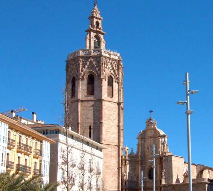 Valencia: Between Two Gates Self-Guided Smartphone Tour - Good To Know