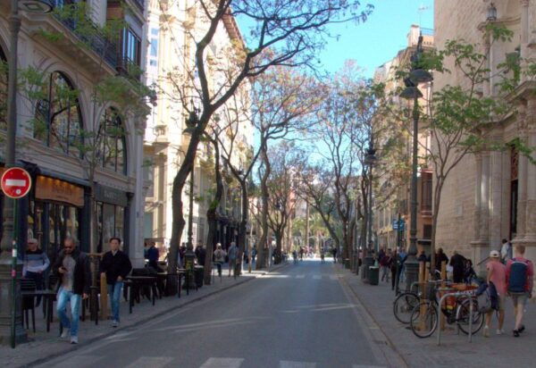 Valencia: Between Two Gates Self-Guided Smartphone Tour - Important Information