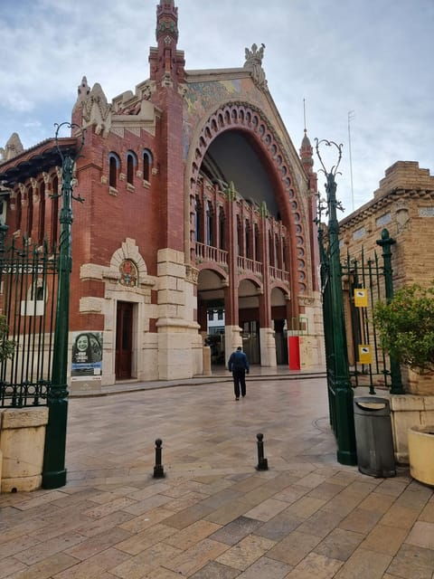 Valencia: Bike Tour of the Emblematic Sites of Valencia €25 - Tour Highlights