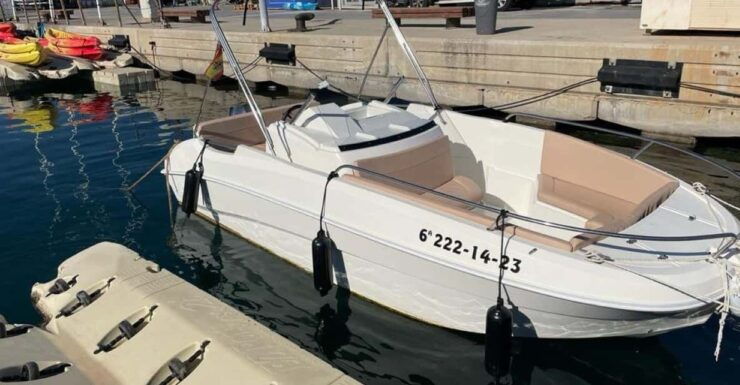 Valencia Boat Rental Without a License - Good To Know