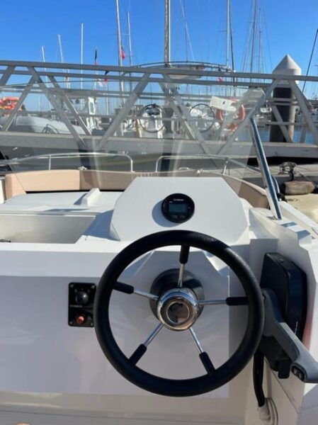 Valencia Boat Rental Without a License - Frequently Asked Questions