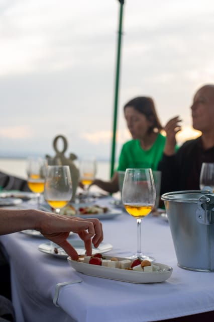 Valencia: Boat Ride With Valencian Wine Tasting & Tapas - Good To Know