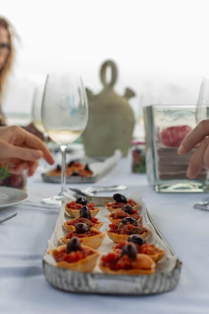 Valencia: Boat Ride With Valencian Wine Tasting & Tapas - Exploring the Albufera Natural Park