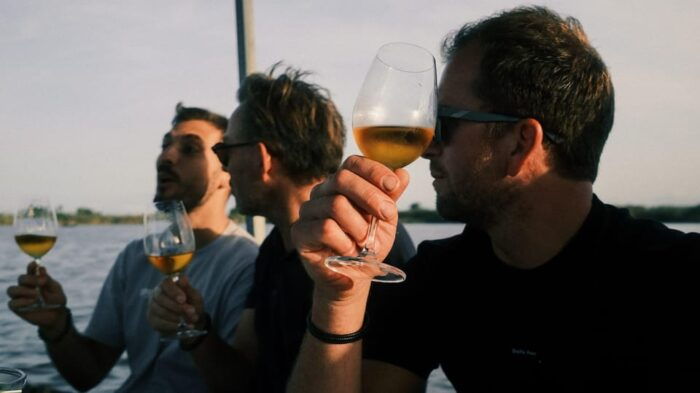 Valencia: Boat Ride With Valencian Wine Tasting & Tapas - Important Tips and Recommendations