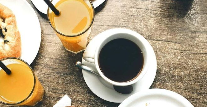 Valencia: Breakfast Brunch on a Boat Tour | Food and Drinks - Vessel Amenities