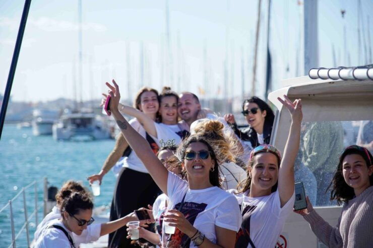 Valencia: Catamaran Party Boat - Activity Details