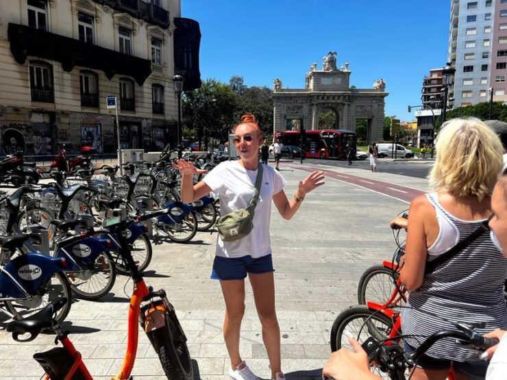 Valencia: City Highlights in a Guided E-Bike Tour - Experience Highlights