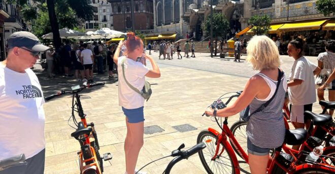 Valencia: City Highlights in a Guided E-Bike Tour - Age Restrictions