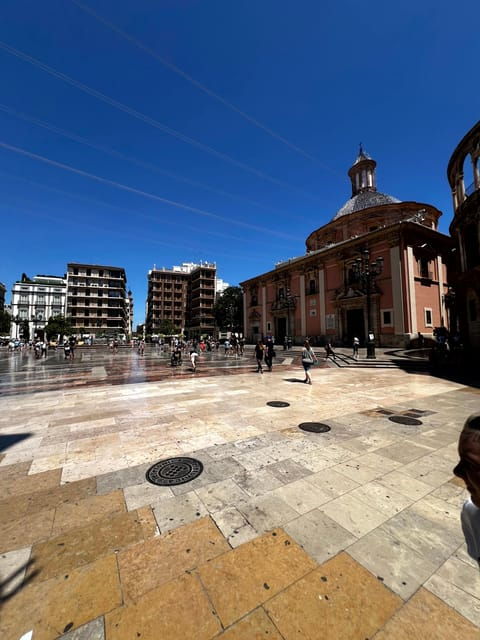 Valencia: City Sightseeing E-Bike Tour With Guide - Tour Highlights