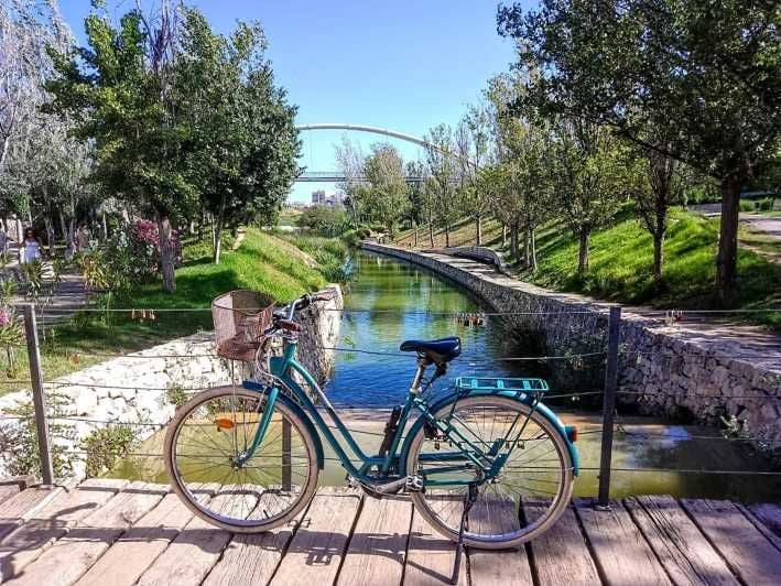 Valencia: Family Bike Tour; Walk Through Turia Gardens. - Itinerary Highlights