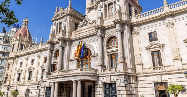 Valencia: First Discovery Walk and Reading Walking Tour - Good To Know