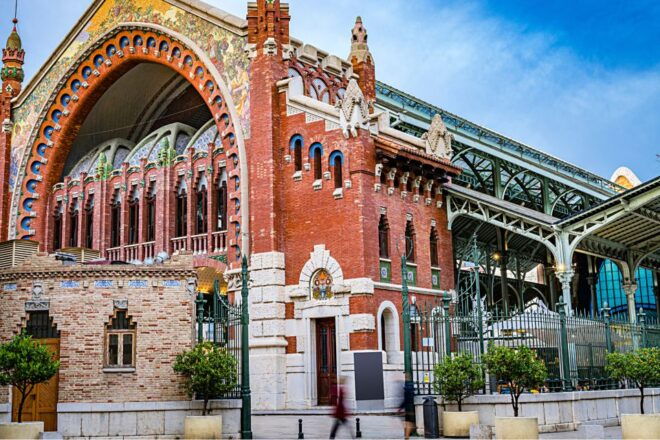 Valencia: First Discovery Walk and Reading Walking Tour - Inclusions