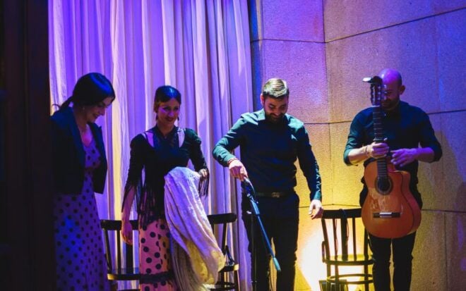 Valencia: Flamenco Show at La Linterna With Drink - Select Participants and Date