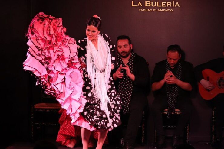 Valencia: Flamenco Show With Dinner at La Bulería - Experience Highlights