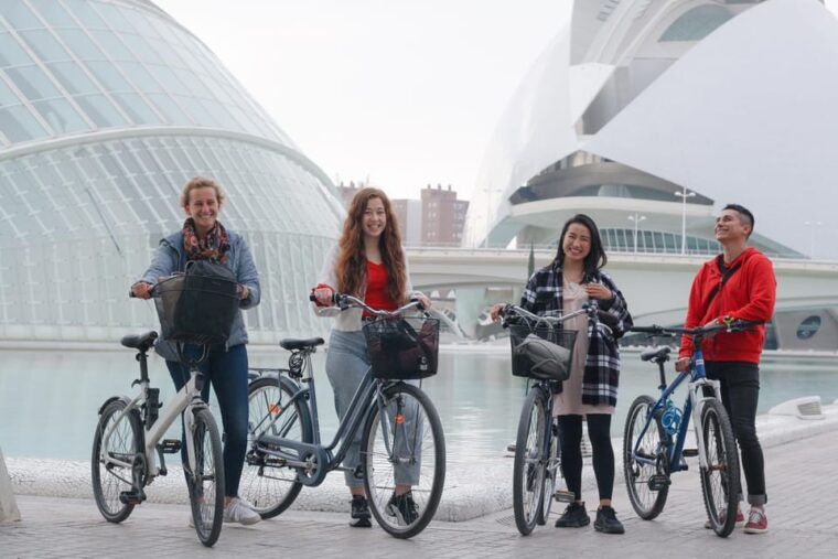 Valencia Guided Bike or E-Bike Tour in Small Group - Exploring Valencias Landmarks
