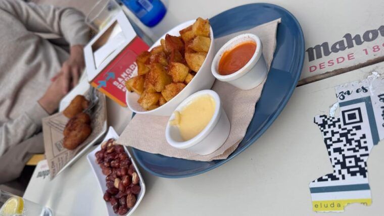 Valencia: Guided Private Bike Tour With Tapas and Drinks - Inclusions and Exclusions
