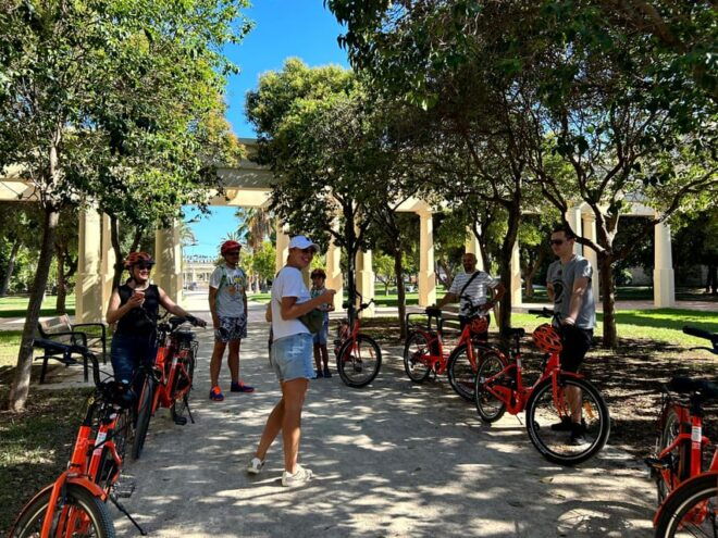 Valencia: Guided Tour by Bike, E-Bike or E-Scooter - Tour Features