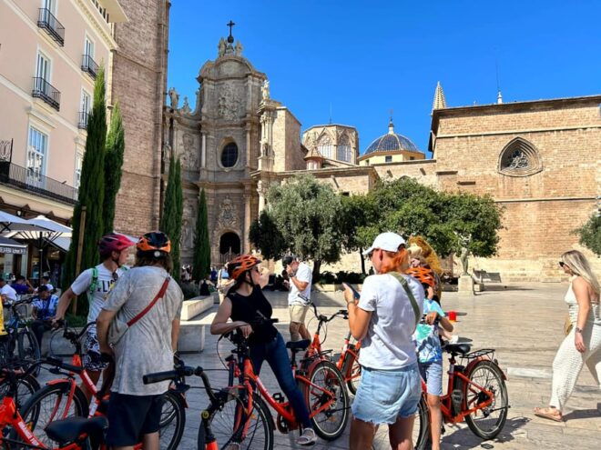 Valencia: Guided Tour by Bike, E-Bike or E-Scooter - Explore Valencia by Bike, E-Bike or E-Scooter
