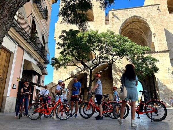 Valencia: Guided Tour by Bike, E-Bike or E-Scooter - Discover Cultural Heritage and Architecture