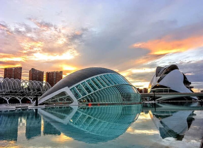 Valencia: House Hunting Guided Bike Tour - The Neighborhoods Explored