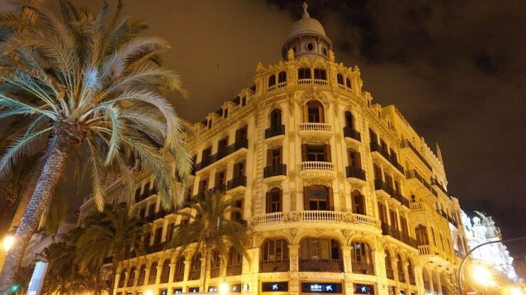 Valencia: Iconic City Attractions Self-Guided Audio Tours - Tour Details
